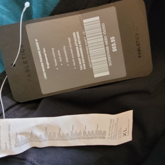 Fabletics XL shorts - Picture 2 of 2